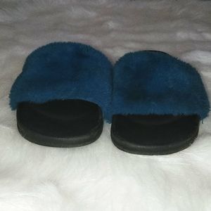 Faux Fur slides